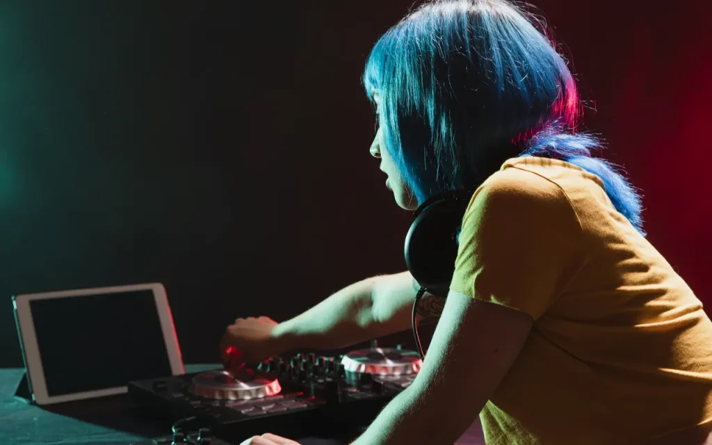 Spin that beat! Word DJ for a day!